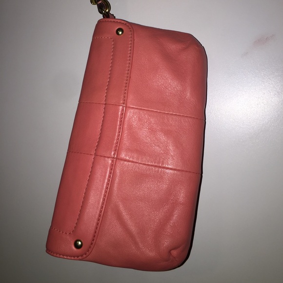 Coach coral wristlet - Picture 3 of 4